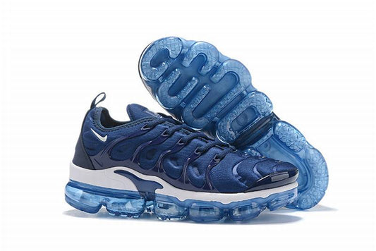 Les Nike Air Vapormax Plus TN Femme incarnent une fusion audacieuse entre l’héritage des baskets TN des années 90 et l’innovation moderne de la technologie Vapormax.