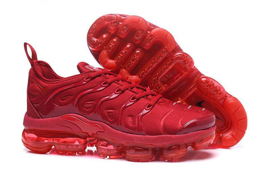 Les Nike Air Vapormax Plus TN Femme incarnent une fusion audacieuse entre l’héritage des baskets TN des années 90 et l’innovation moderne de la technologie Vapormax.
