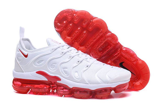 Les Nike Air Vapormax Plus TN Femme incarnent une fusion audacieuse entre l’héritage des baskets TN des années 90 et l’innovation moderne de la technologie Vapormax.