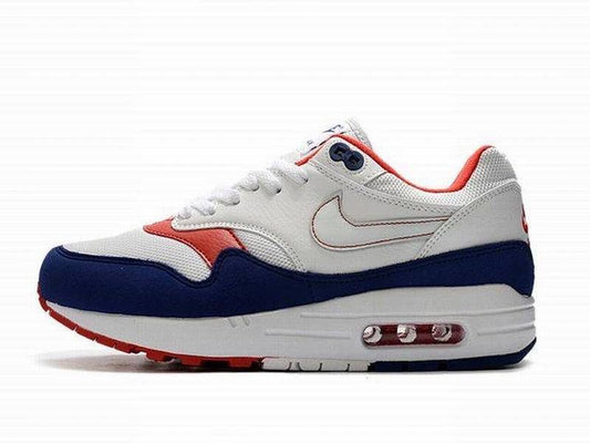 Les baskets Nike Air Max 1 Femme incarnent l’héritage emblématique de la marque Nike, combinant un design intemporel avec des touches modernes.