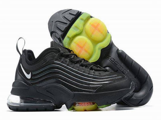 Résultats de l'évolution emblématique de la ligne Nike, les Nike Air Max Zoom 950 Femme  sont un témoignage de l'engagement de Nike à combiner style et innovation.