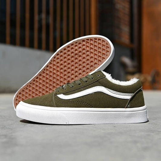 Les baskets Vans Femme se distinguent par leur style intemporel et leur esprit californien décontracté, faisant d’elles un symbole de liberté et d’individualité.