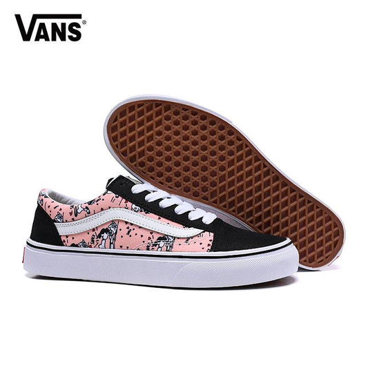 Les baskets Vans Femme se distinguent par leur style intemporel et leur esprit californien décontracté, faisant d’elles un symbole de liberté et d’individualité.