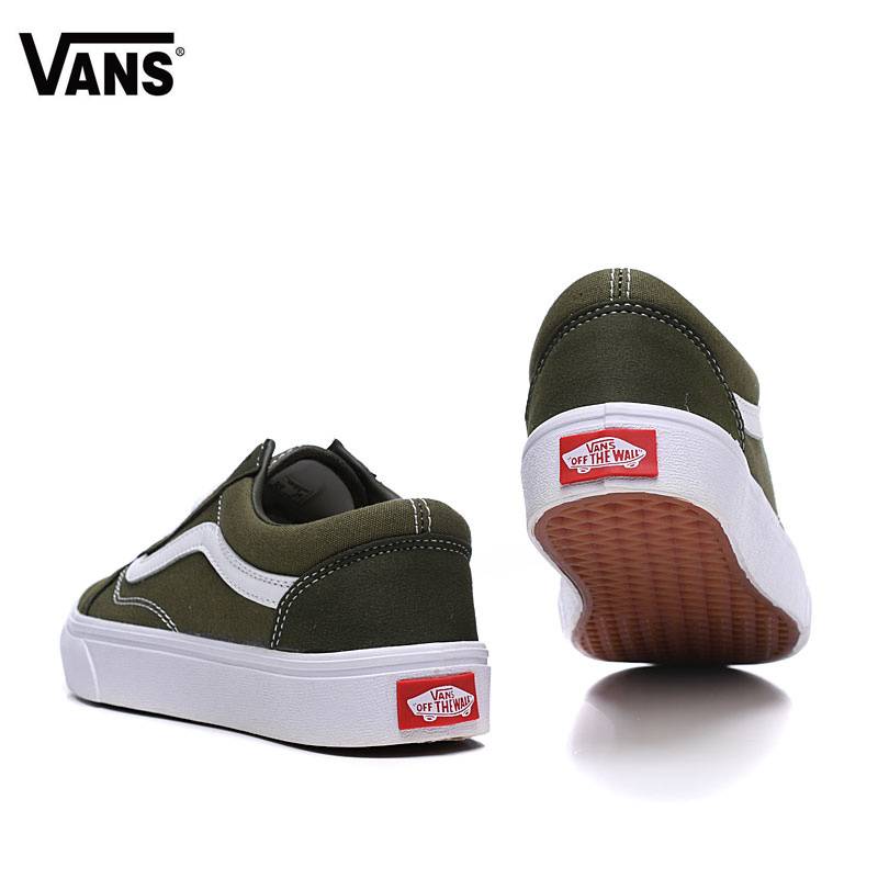 Les baskets Vans Femme se distinguent par leur style intemporel et leur esprit californien décontracté, faisant d’elles un symbole de liberté et d’individualité.