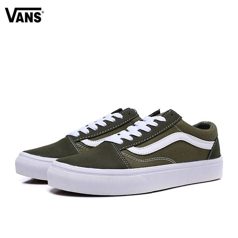 Les baskets Vans Femme se distinguent par leur style intemporel et leur esprit californien décontracté, faisant d’elles un symbole de liberté et d’individualité.