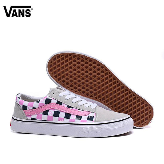 Les baskets Vans Femme se distinguent par leur style intemporel et leur esprit californien décontracté, faisant d’elles un symbole de liberté et d’individualité.