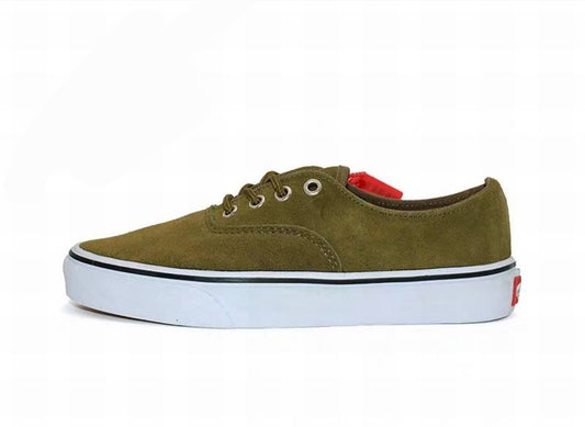 Les baskets Vans Femme se distinguent par leur style intemporel et leur esprit californien décontracté, faisant d’elles un symbole de liberté et d’individualité.