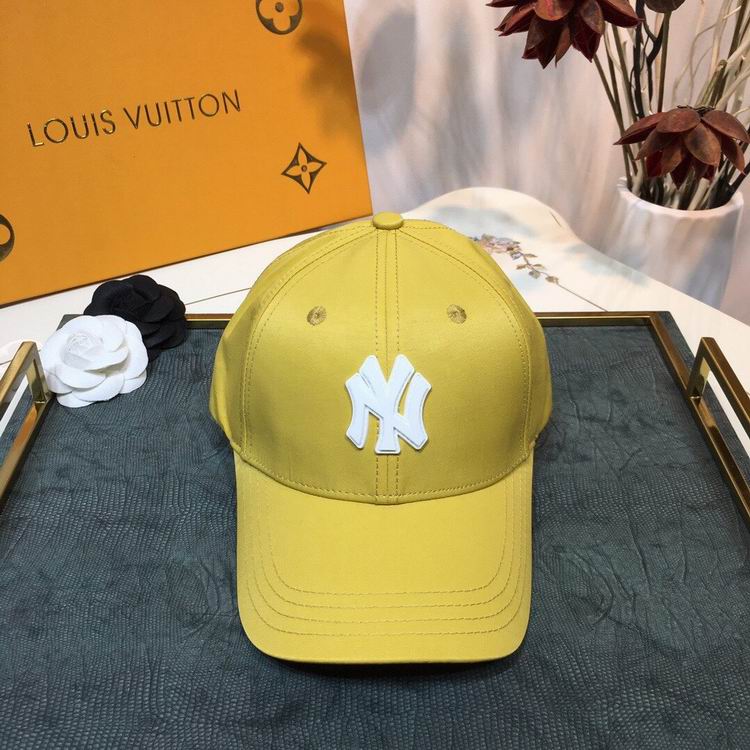 Les casquettes New Era unisexe sont une référence.

 incontournable pour ceux qui recherchent un accessoire à la fois tendance et fonctionnel.

En plus, leur design emblématique, associé à des matériaux de qualité.