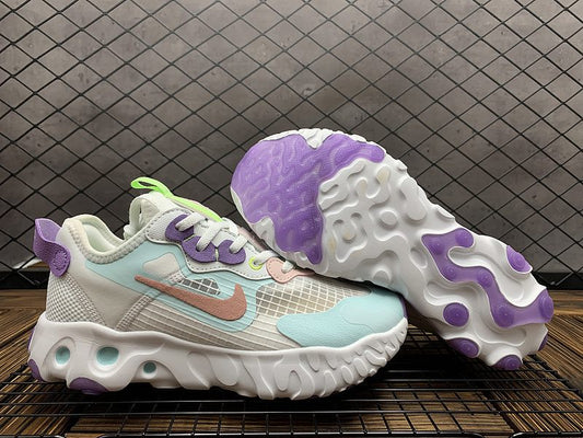 Résultant de l'innovation continue de Nike, les baskets Nike React Art3mis Femme illustrent l'engagement de la marque à allier design et technologie.