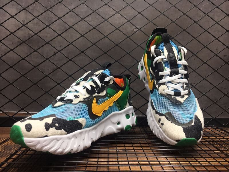 Résultant de l'innovation continue de Nike, les baskets Nike React Art3mis Femme illustrent l'engagement de la marque à allier design et technologie.
