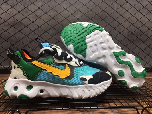 Résultant de l'innovation continue de Nike, les baskets Nike React Art3mis Femme illustrent l'engagement de la marque à allier design et technologie.