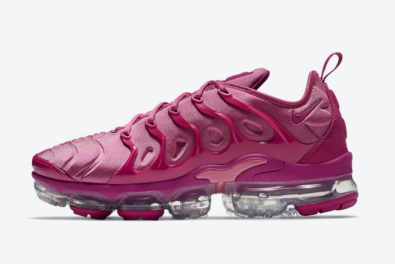 Les Nike Air Vapormax Plus TN Femme incarnent une fusion audacieuse entre l’héritage des baskets TN des années 90 et l’innovation moderne de la technologie Vapormax.