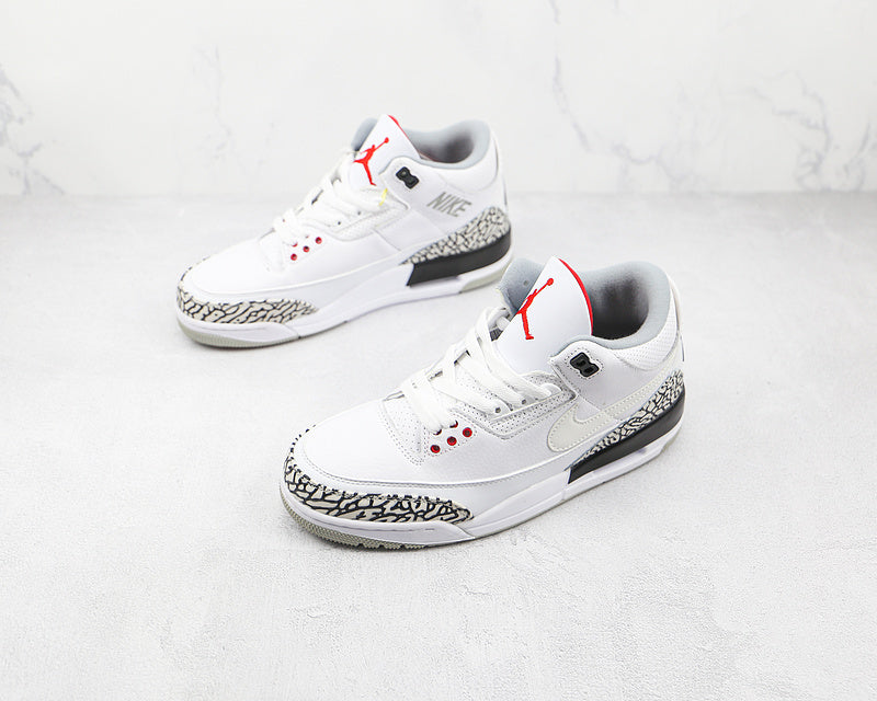 Les baskets Air Jordan 3 Triple White Femme permettent de personnaliser votre style tout en bénéficiant d’un confort supérieur.les Air Jordan 3 Triple.