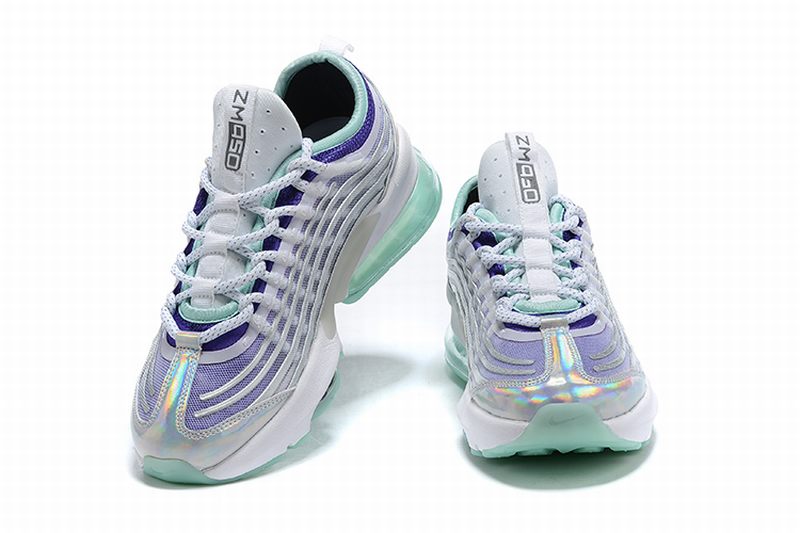 Résultats de l'évolution emblématique de la ligne Nike, les Nike Air Max Zoom 950 Femme  sont un témoignage de l'engagement de Nike à combiner style et innovation.
