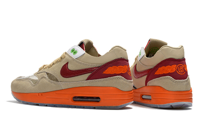 Les baskets Nike Air Max 1 Femme incarnent l’héritage emblématique de la marque Nike, combinant un design intemporel avec des touches modernes.