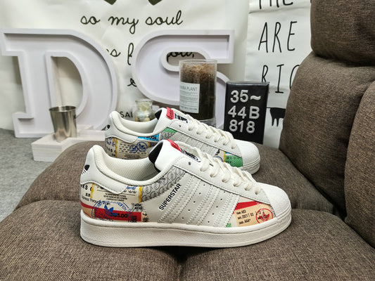 Les baskets Adidas Superstar Femme, emblématiques et intemporelles, ont été un symbole de style et de culture depuis leur lancement en 1969.