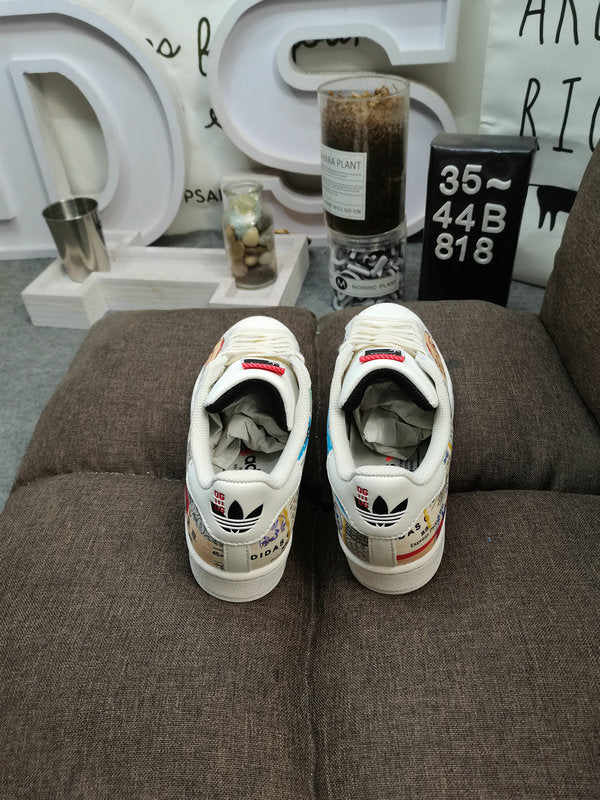 Les baskets Adidas Superstar Femme, emblématiques et intemporelles, ont été un symbole de style et de culture depuis leur lancement en 1969.