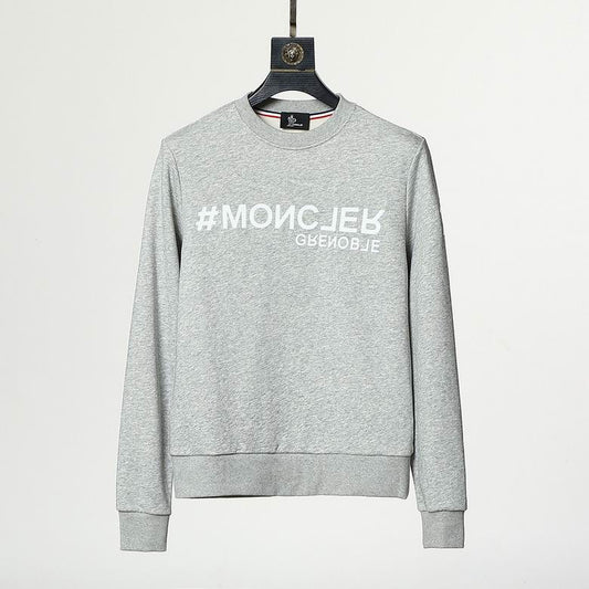 Le sweat Moncler combine élégance et confort. Son design raffiné et ses matériaux haut de gamme en font un choix incontournable pour les amateurs de mode.