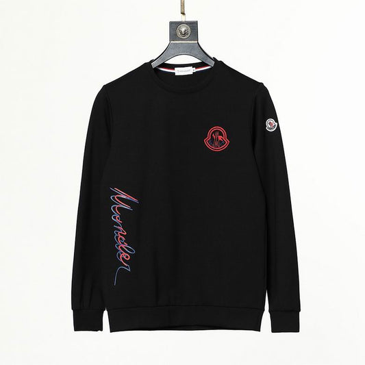 Le sweat Moncler combine élégance et confort. Son design raffiné et ses matériaux haut de gamme en font un choix incontournable pour les amateurs de mode.