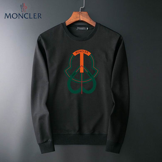 Le sweat Moncler combine élégance et confort. Son design raffiné et ses matériaux haut de gamme en font un choix incontournable pour les amateurs de mode.