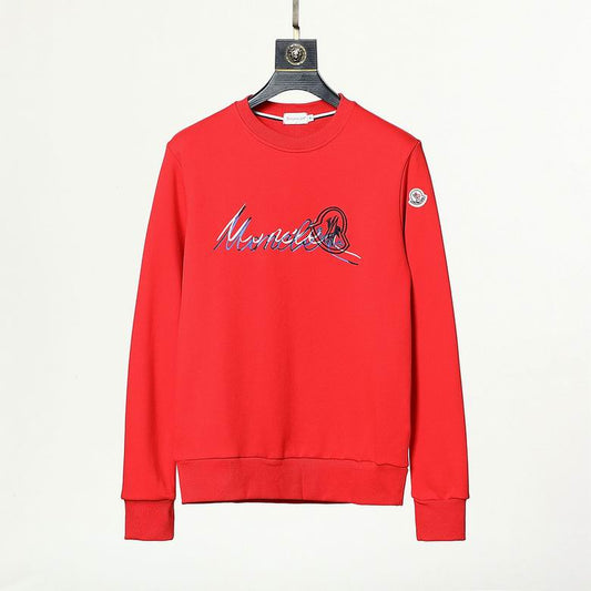 Le sweat Moncler combine élégance et confort. Son design raffiné et ses matériaux haut de gamme en font un choix incontournable pour les amateurs de mode.