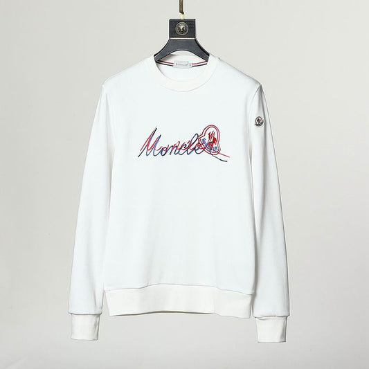 Le sweat Moncler combine élégance et confort. Son design raffiné et ses matériaux haut de gamme en font un choix incontournable pour les amateurs de mode.