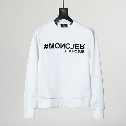Le sweat Moncler combine élégance et confort. Son design raffiné et ses matériaux haut de gamme en font un choix incontournable pour les amateurs de mode.