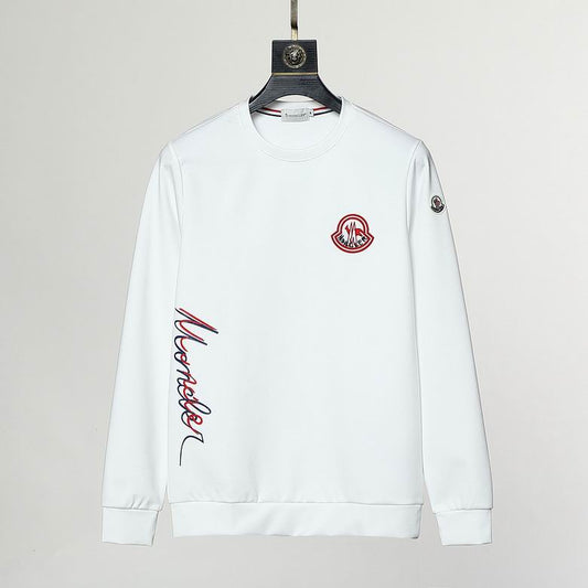 Le sweat Moncler combine élégance et confort. Son design raffiné et ses matériaux haut de gamme en font un choix incontournable pour les amateurs de mode.