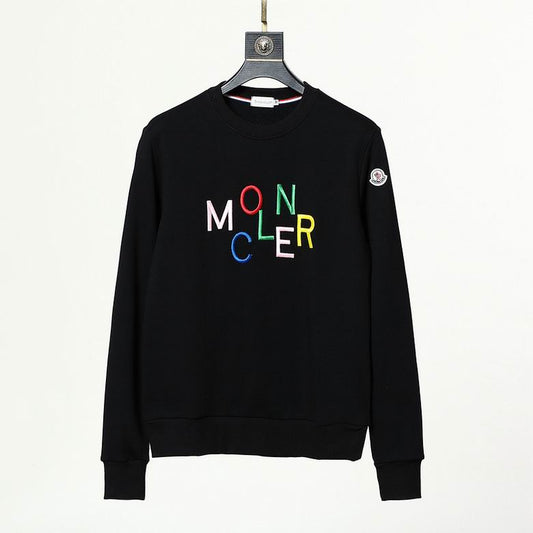 Le sweat Moncler combine élégance et confort. Son design raffiné et ses matériaux haut de gamme en font un choix incontournable pour les amateurs de mode.