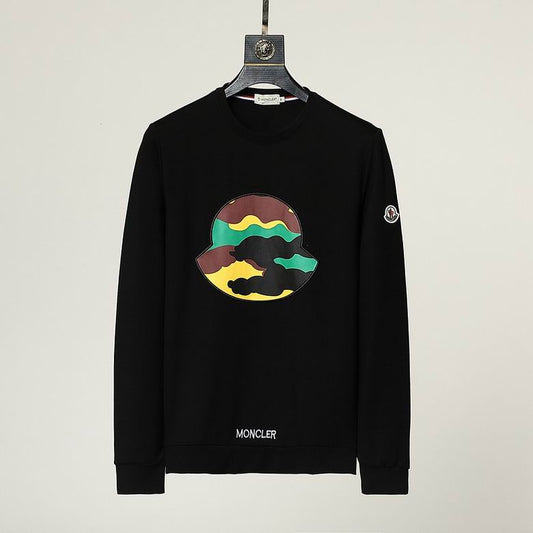 Le sweat Moncler combine élégance et confort. Son design raffiné et ses matériaux haut de gamme en font un choix incontournable pour les amateurs de mode.