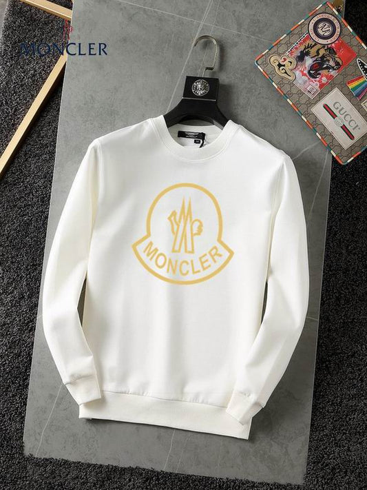 Le sweat Moncler combine élégance et confort. Son design raffiné et ses matériaux haut de gamme en font un choix incontournable pour les amateurs de mode.