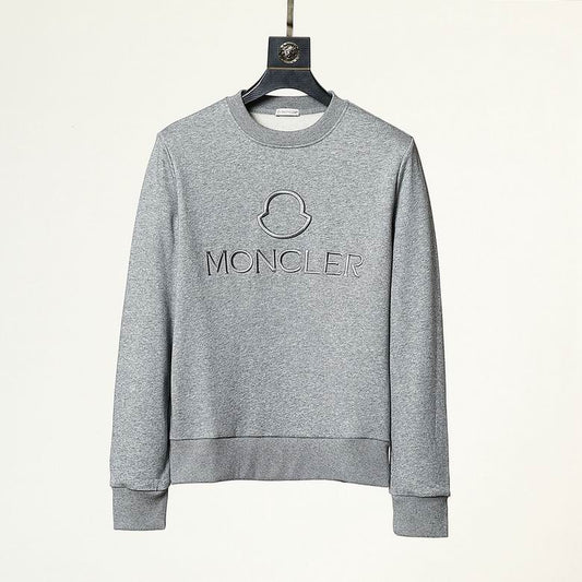Le sweat Moncler combine élégance et confort. Son design raffiné et ses matériaux haut de gamme en font un choix incontournable pour les amateurs de mode.