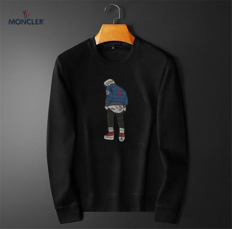 Le sweat Moncler combine élégance et confort. Son design raffiné et ses matériaux haut de gamme en font un choix incontournable pour les amateurs de mode.