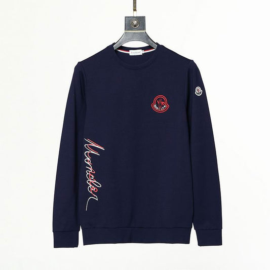 Le sweat Moncler combine élégance et confort. Son design raffiné et ses matériaux haut de gamme en font un choix incontournable pour les amateurs de mode.