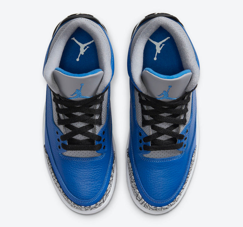 Les Air Jordan 3 "Varsity Royal" Femme permettent de personnaliser votre style tout en bénéficiant d’un confort supérieur.