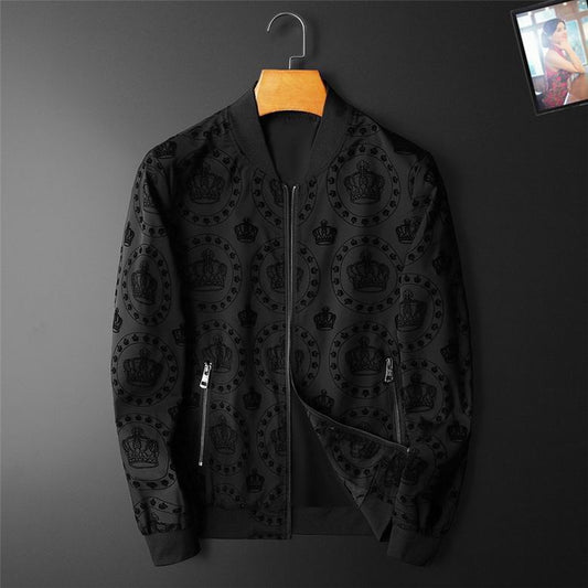 Profitez du mélange parfait de style et de fonctionnalité avec les vestes Dolce Gabbana, conçus pour ceux qui recherchent l'excellence en termes de confort et de performance.