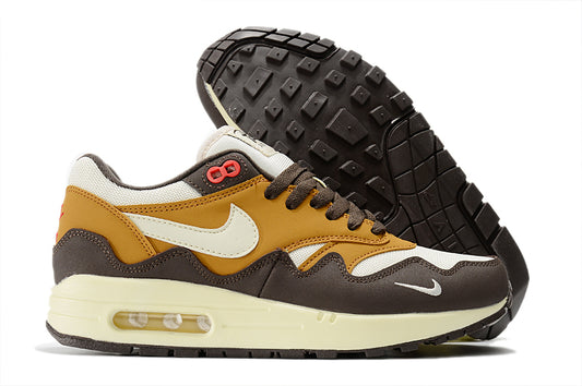 Les baskets Nike Air Max 1 Femme incarnent l’héritage emblématique de la marque Nike, combinant un design intemporel avec des touches modernes.
