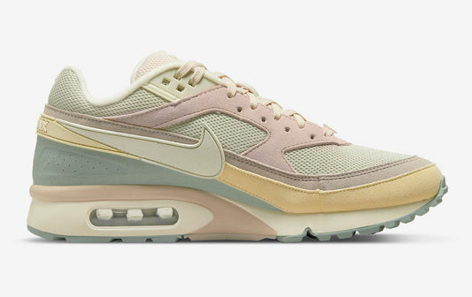 Résultats de l'évolution emblématique de la ligne Nike, les Nike Air Max BW OG Cream sont un témoignage de l'engagement de Nike à combiner style et innovation.