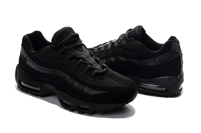 Les baskets Nike Air Max 95 Femme incarnent parfaitement l'évolution emblématique de la ligne Nike.