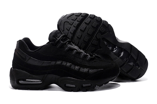 Les baskets Nike Air Max 95 Femme incarnent parfaitement l'évolution emblématique de la ligne Nike.