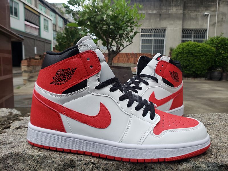 Jordan 1"  Retro High OG Heritage " Femme