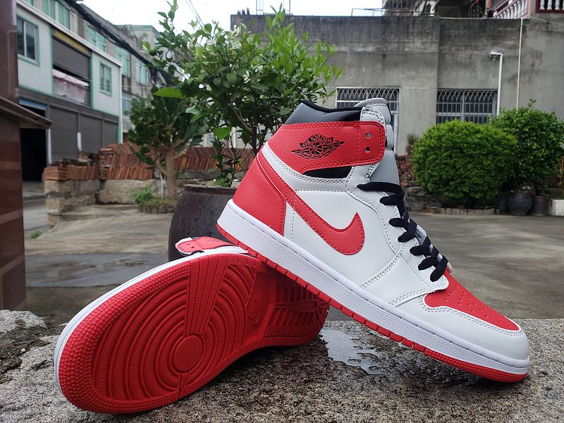 Jordan 1"  Retro High OG Heritage " Femme