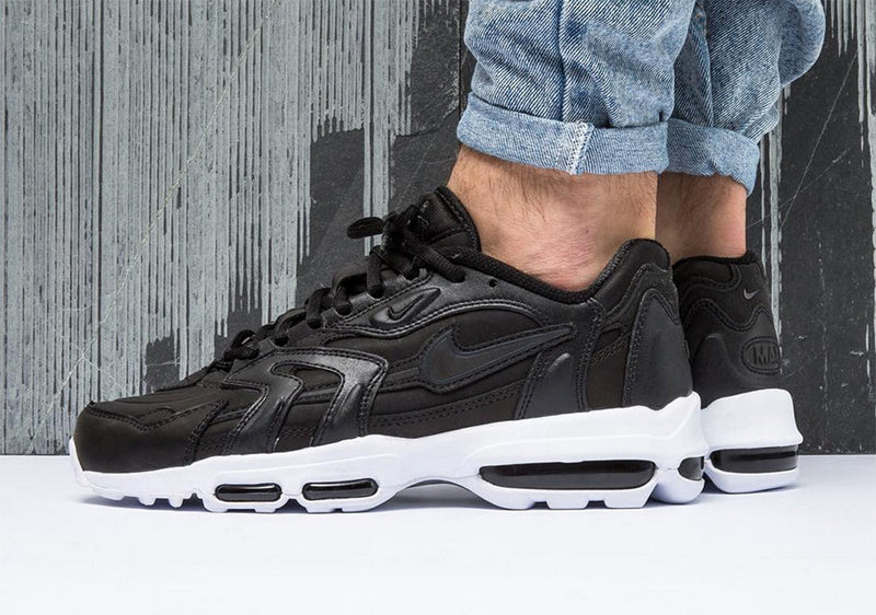 Les baskets Nike Air Max 96 II Femme incarnent parfaitement l'évolution de la gamme légendaire Nike Air Max.