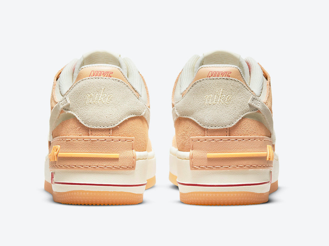 Les Nike Air Force 1 Shadow Femme sont disponibles dans une gamme de coloris variés pour s'adapter à tous les styles.