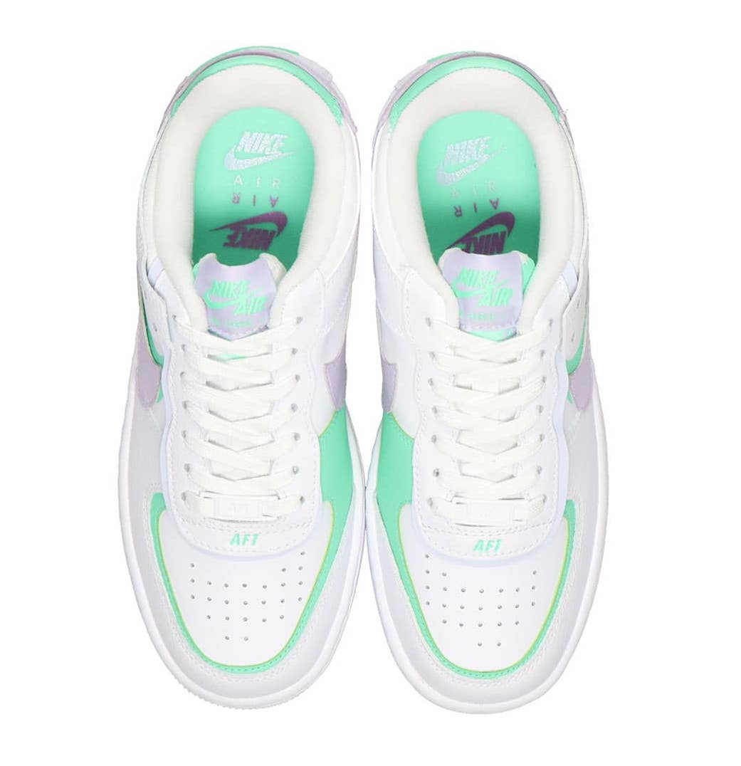 Les Nike Air Force 1 Shadow Femme sont disponibles dans une gamme de coloris variés pour s'adapter à tous les styles.