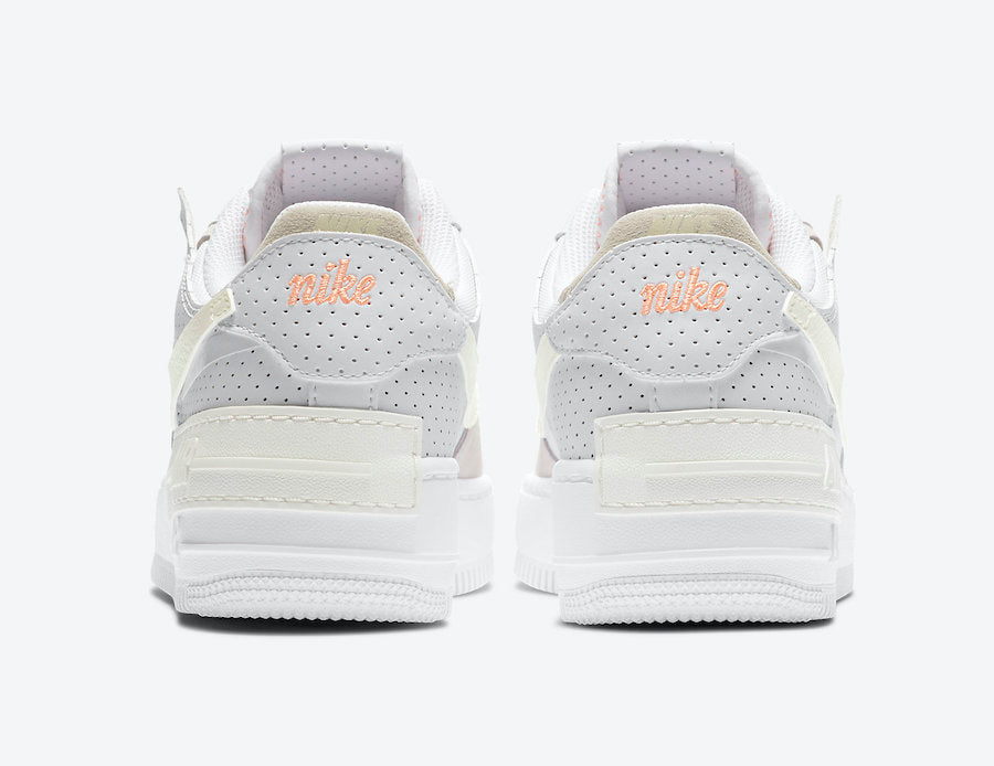 Les Nike Air Force 1 Shadow Femme sont disponibles dans une gamme de coloris variés pour s'adapter à tous les styles.