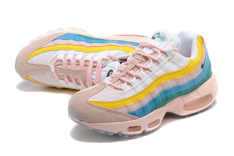 Les baskets Nike Air Max 95 Femme incarnent parfaitement l'évolution emblématique de la ligne Nike.