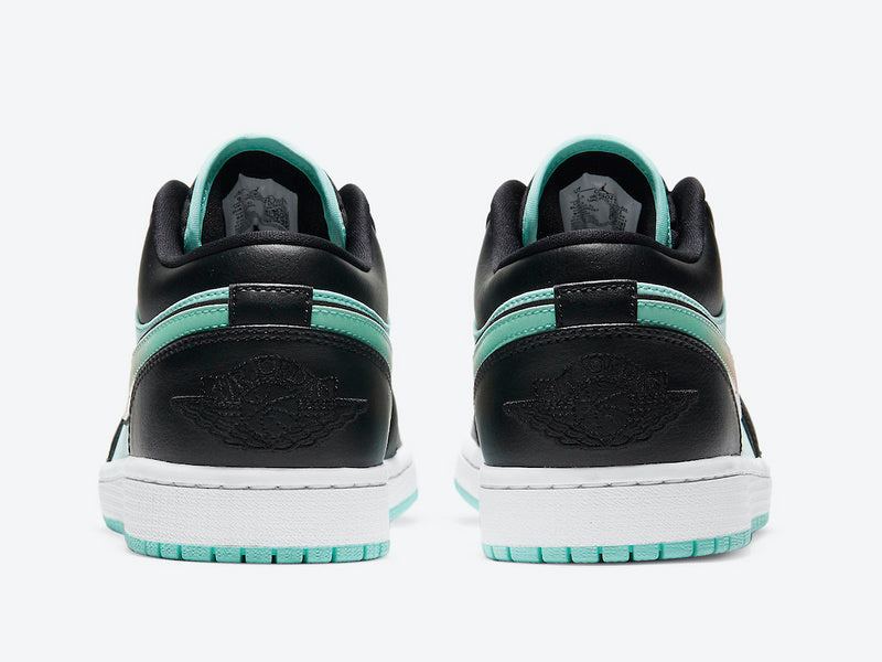 Les Air Jordan 1 Low "Tropical Twist" Femme incarnent à merveille l’héritage légendaire de Jordan tout en ajoutant une touche tropicale et colorée à la silhouette classique.