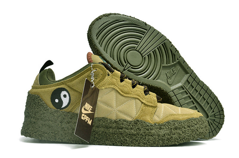 Les baskets Nike SB Dunk allient un style emblématique à un confort supérieur. Leur design légendaire et leurs matériaux de haute qualité. Pas cher.le moins cher .