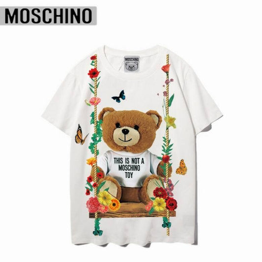 T-shirts Moschino Femme offrent une élégance et un confort inégalés.